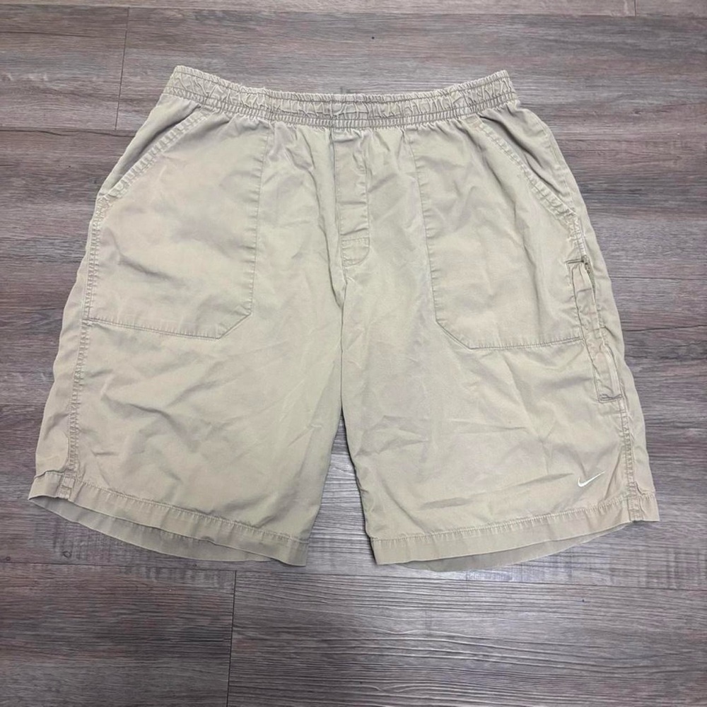 VINTAGE NIKE CREAM SHORTS